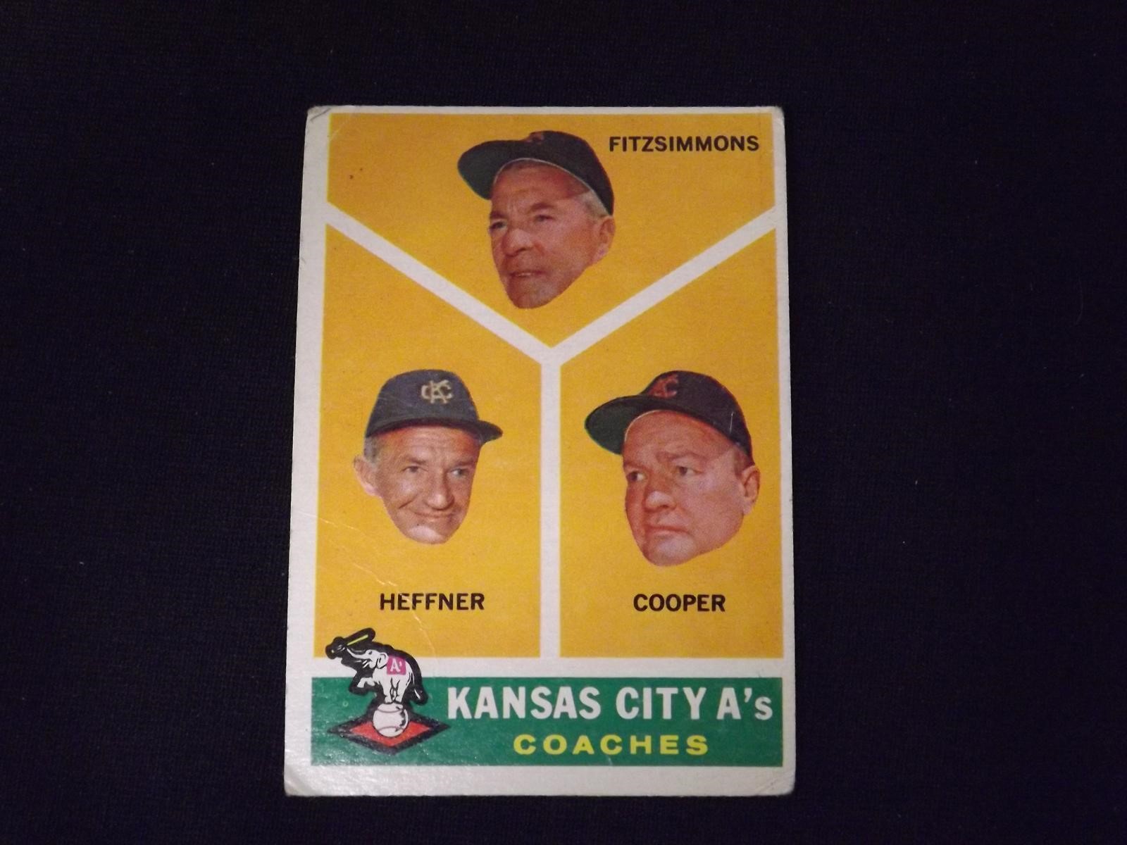 1960 TOPPS #462 KANSAS CITY A'S COACHING STAFF