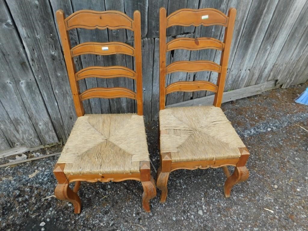 2 Chaises en bois vintage