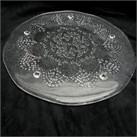 Serving platter embossed