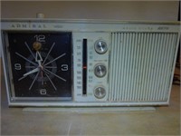 Admiral Solid State AM/FM Clock Radio