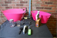 Pioneer Women knife set, wine rack, 2 pink tubs