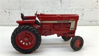 10" diecast metal Ertl international 966 tractor