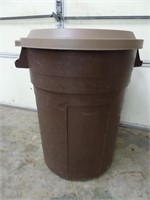 Garbage Can with Lid