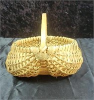Handmade split white buttocks basket