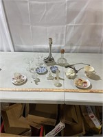 Assorted glassware, lamp, s/p shakers