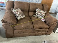 Delta Brown Love seat with 2-throw pillows #20