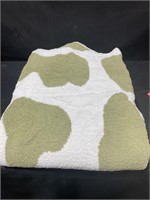 New green and white large blanket