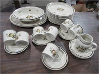 Approx 32 pcs Royal Doulton "Cornwall" Dishware