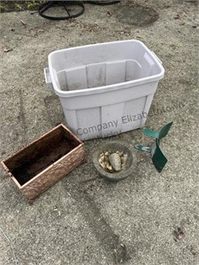 Small metal planter box, mortar and pestle, green