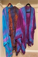 Q - LOT OF 2 LADIES' WRAPS (C75)