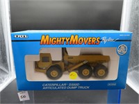 Ertl Might Movers 2431 Caterpillar Dump Truck 1:50