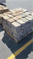 PALLET OF CONCRETE RETAINING WALL BLOCK