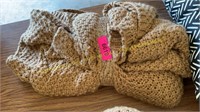 Oversized Knitted Throw