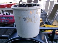 old 6 gallon crock