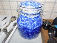 Blue/white ceramic cannister  BR2
