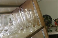LOT OF CLEAR GLASS PEDESTAL GLASSES