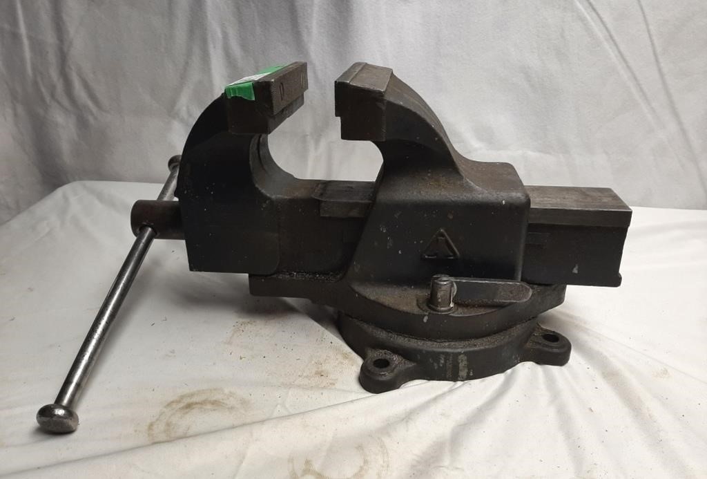 Hemklem 6" Jaw Heavy-Duty Vise .