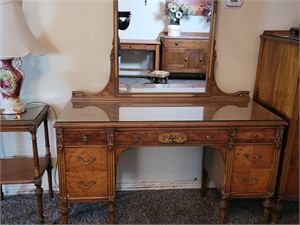 1930's Bedroom Furniture (look at all pictures)
