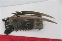 Hand Claw knife
