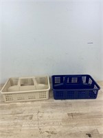 Plastic carrying crates