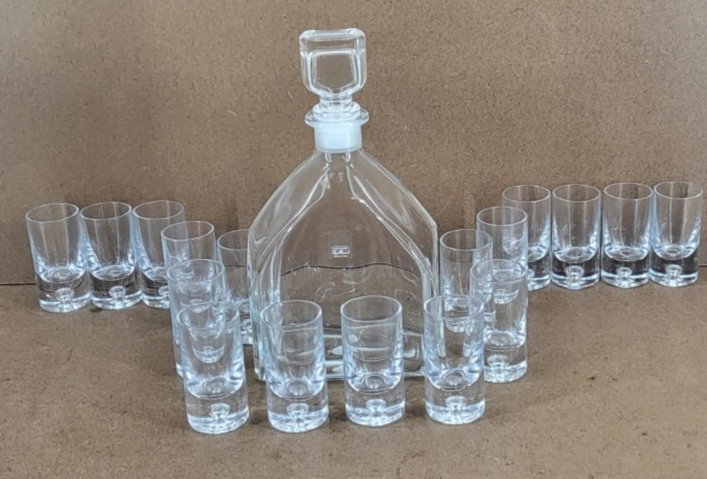 Luigi Barmioli Decanter & 17 Shot Glasses