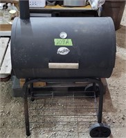 CharGriller charcoal grill