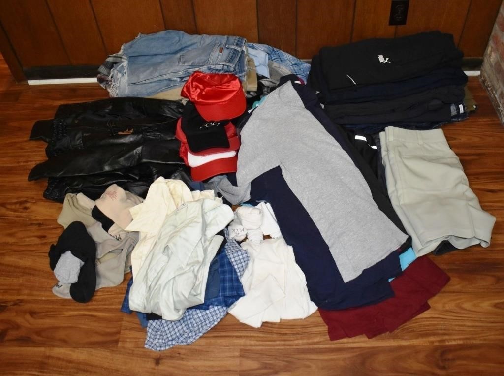 Collection of gentlemen's clothing including 6 lea