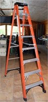 [CH] Husky 8ft Fiberglass Ladder
