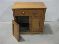 18"x 31"x 31.5" Vtg Wood Cupboard Cabinet See Info