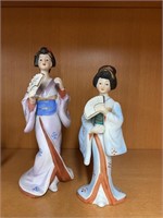 Lot of geisha figurines, matching cups, white