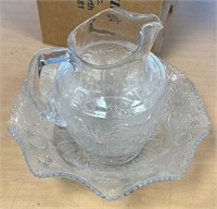 9" Glass bowl, and pitcher / no Shipping