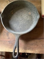 2 cast iron Skillets 8 in and 9 in