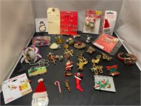 LARGE LOT OF VINTAGE CHRISTMAS JEWELRY AND MORE