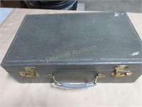 Vintage suitcase / horn case
