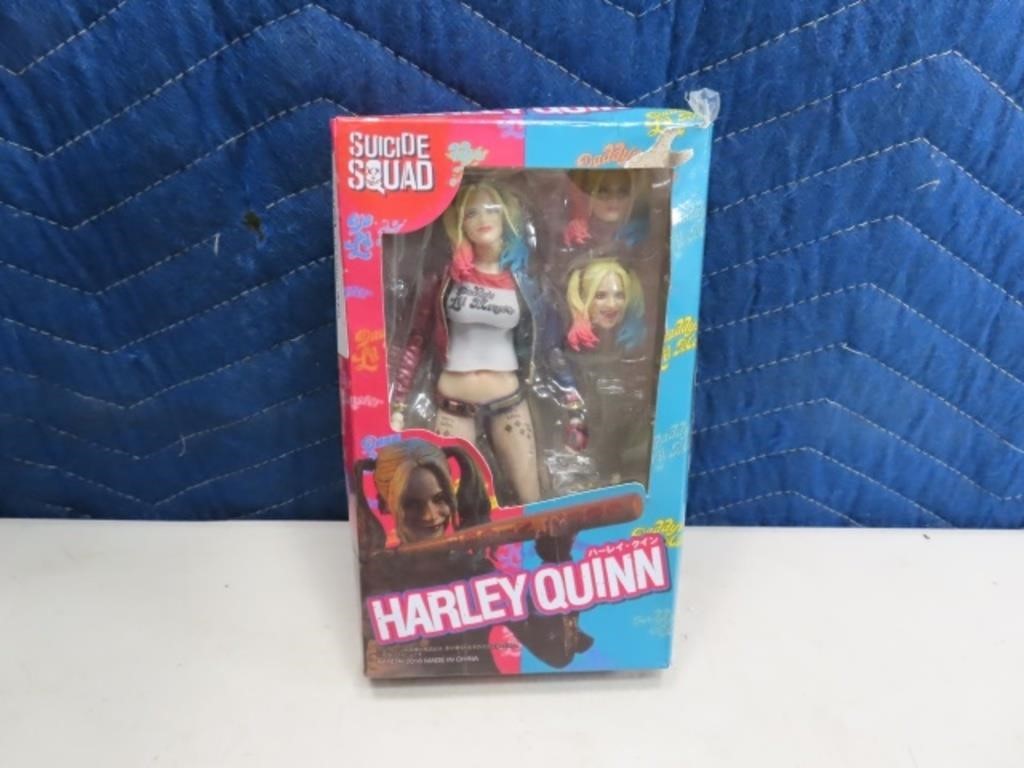 HARLEY QUINN 2016 foreign issue 6" Toy Figure boxd