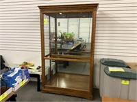Display Case 48 x 80 x 20 *includes glass shelves