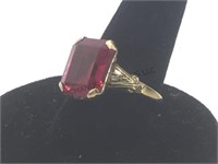 10 k gold ring w/ ruby, size 5.5