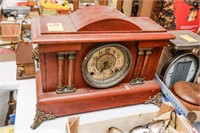 Vintage Mantle Clock (Needs Work)