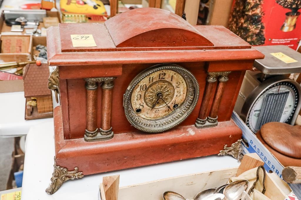 Vintage Mantle Clock (Needs Work)