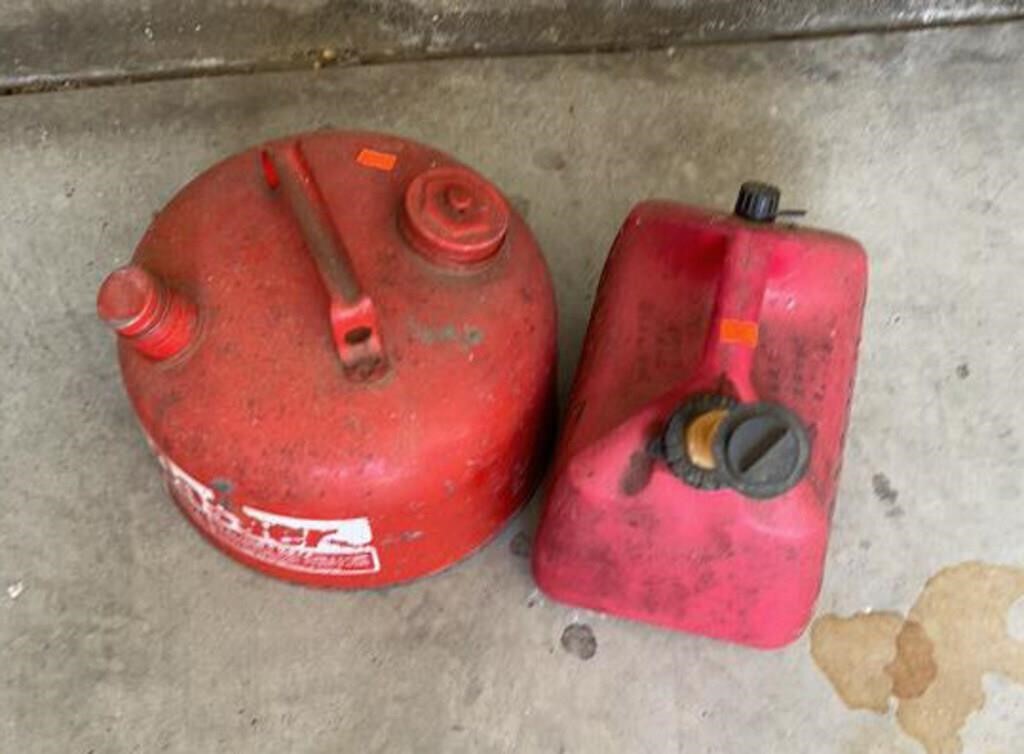 2 Gas Cans (1 Plastic, 1 Metal)