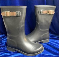 Chooka rain boots size 6 with box