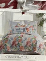 $345.00 Sunset Bay Quilt Set size King cleaning
