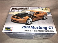 Revell 2014 Mustang GT open model