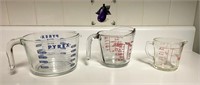 Glass measuring cups (3)