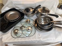 17 pieces assorted cookware