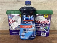 2-81 pack cascade pods & 32oz finish rinse aid