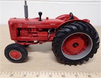 1993 Ertl IH I-D 9 Farm Show Toy Tractor