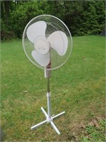 4-speed Oscillating Floor Fan