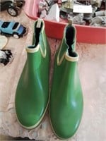 Steel toe green rubber booties size 10