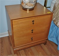 American of Martinsville 5-Drawer Chest &